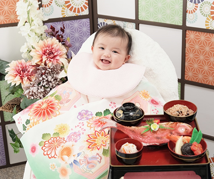 百日祝い(お食い初め)の記念はスタジオアリスで!