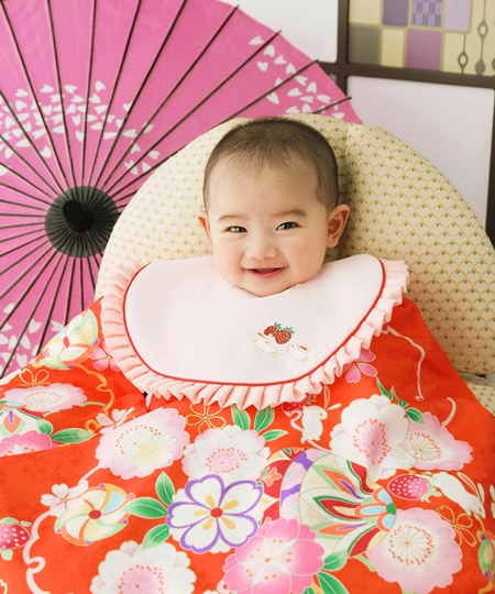 スタジオアリスで百日祝い（お食い初め）の写真を撮影しよう！