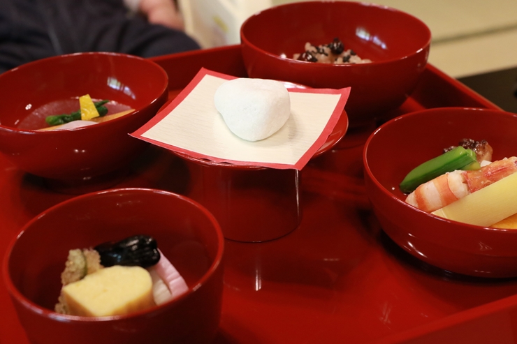 百日祝い(お食い初め)の盛り付け例|食器と料理の選び方