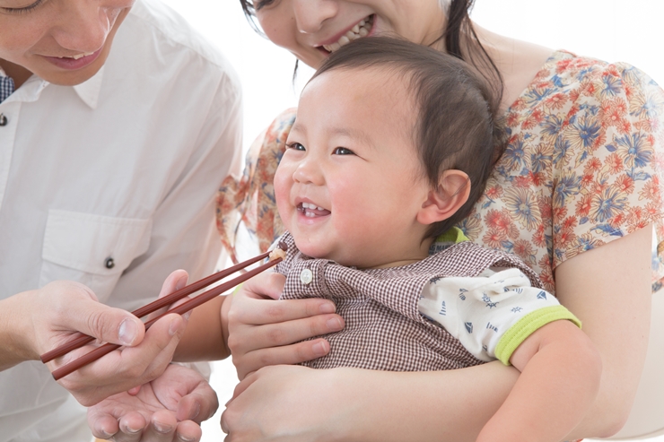 百日祝い(お食い初め)の席順はどう決める?ルールや配慮すべきポイント