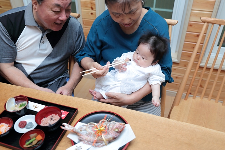 席順はどうする?百日祝い(お食い初め)のやり方
