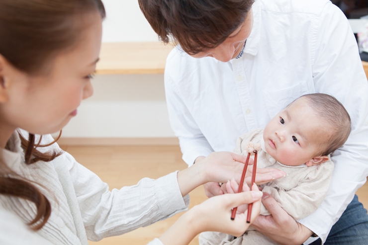 料理は口に付ける?百日祝い(お食い初め)のやり方