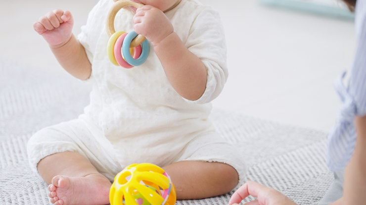 歯固めをいつから使うか決めたら!安全第一で選ぼう