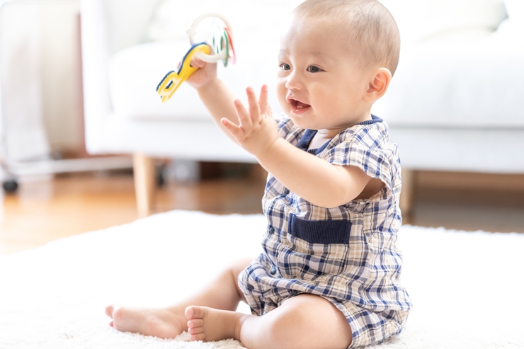 歯固めはいつまで使う?お手入れ方法や気になる指しゃぶりについても