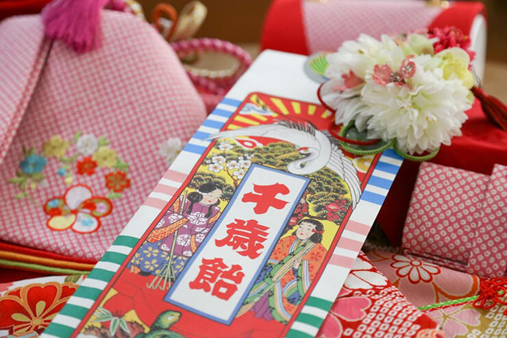 七五三といえば千歳飴!意味や由来、入手方法や食べ方をご紹介