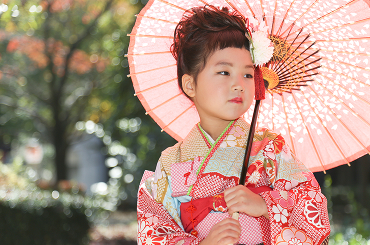 七五三はメイクでおめかし!3歳・7歳の化粧・髪型のポイントを解説