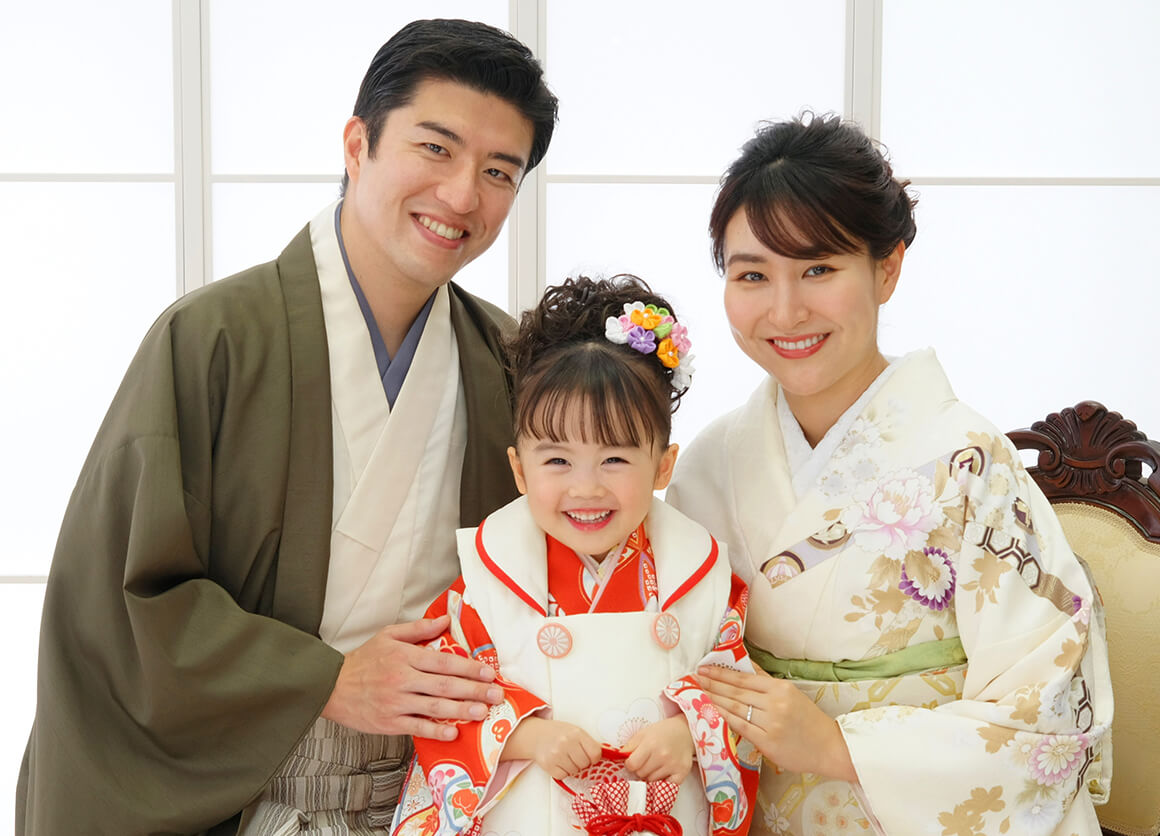 パパもママも着物で記念撮影！