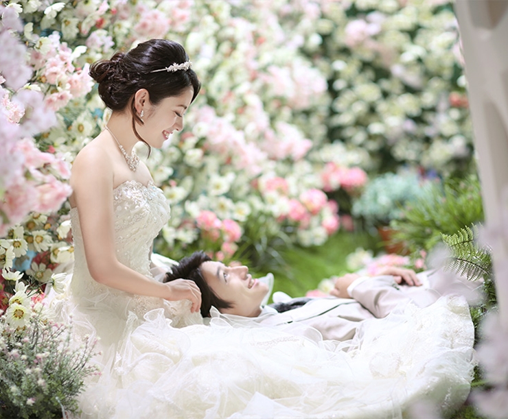 結婚記念日の写真撮影をスタジオアリスで華やかに!