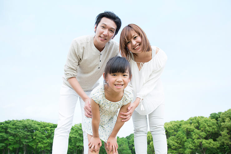 おしゃれな家族写真に仕上がるおすすめポーズ7選