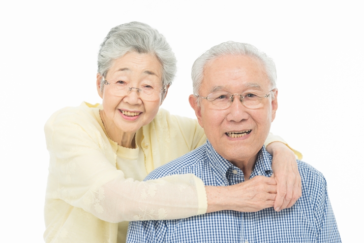 金婚式などの長寿祝いに写真撮影をしよう!撮影のコツや映える服装は?