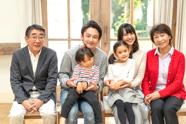 金婚式で家族写真を撮ろう!記念日らしい写真を撮るコツを紹介