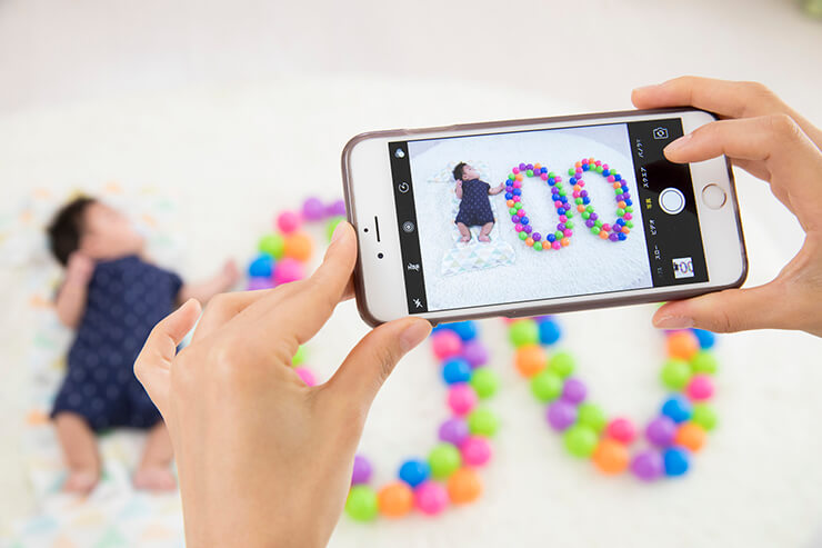 いま、赤ちゃんの月齢フォトを残すのが人気