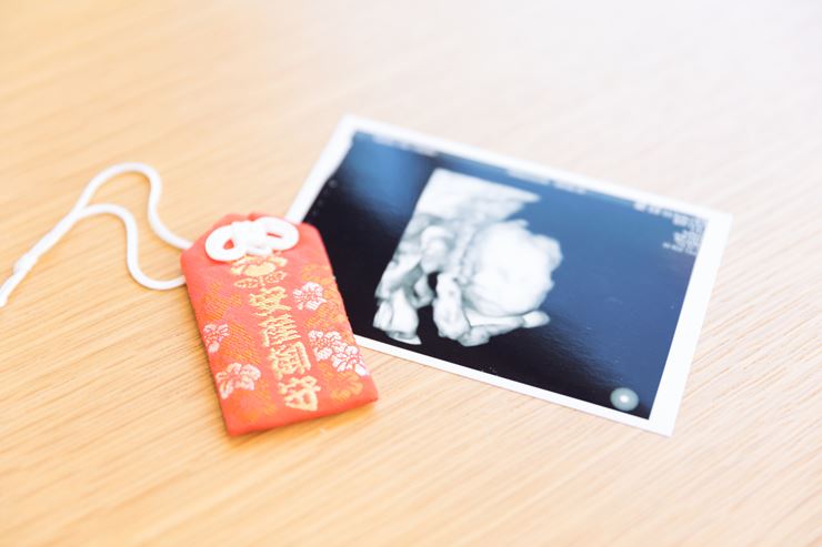 安産祈願のお守りはどこにつける？返納方法についても知っておこう