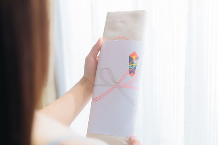 安産祈願に腹帯は必須?持参の仕方や実用的な妊婦帯についても解説