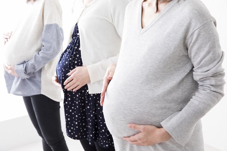 マタニティフォトを友達と撮ろう!おすすめポーズ