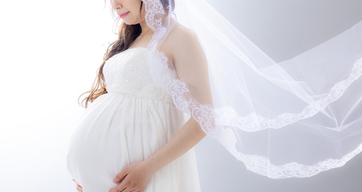 マタニティフォトのドレスはいくら?費用相場