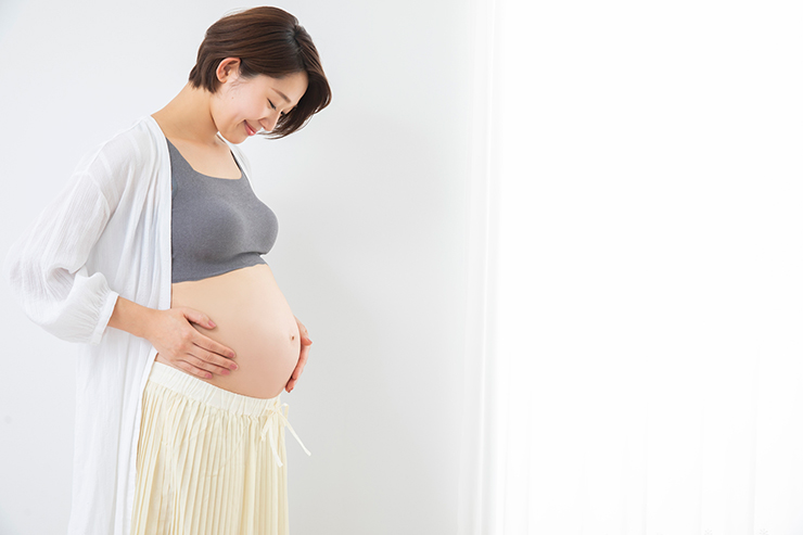マタニティフォトにブラトップを着るなら?おすすめコーデ