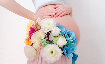 マタニティフォトをリボンサッシュベルトでランクアップ！おすすめ小物も◎