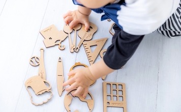 1歳のお誕生日に「選び取り」をしよう！はさみなどのアイテムに込められた意味は？