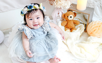 1歳誕生日は服装・髪形・アクセサリーにこだわっておしゃれな写真を残そう！