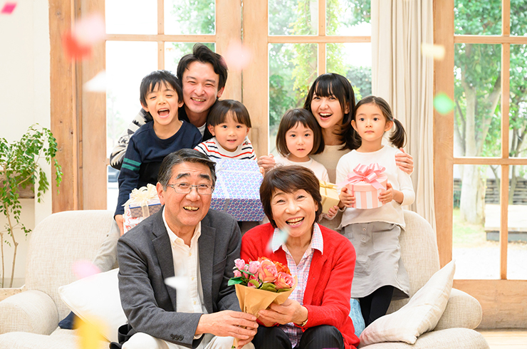 還暦祝いにもらってうれしかったものは？ご両親が喜ぶプレゼントアイデア