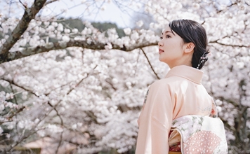 入学式にママは着物で出席してもよい？年齢別着物の選び方やマナーを紹介