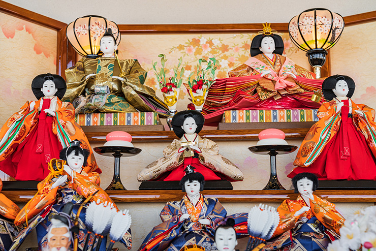 ひな祭りに「ひな人形」を飾る理由とは？